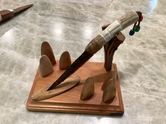 "Chip" Greene hand hand made knapped blade knife and stand