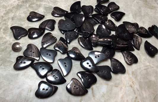 Buffalo Horn - heart-shaped buttons