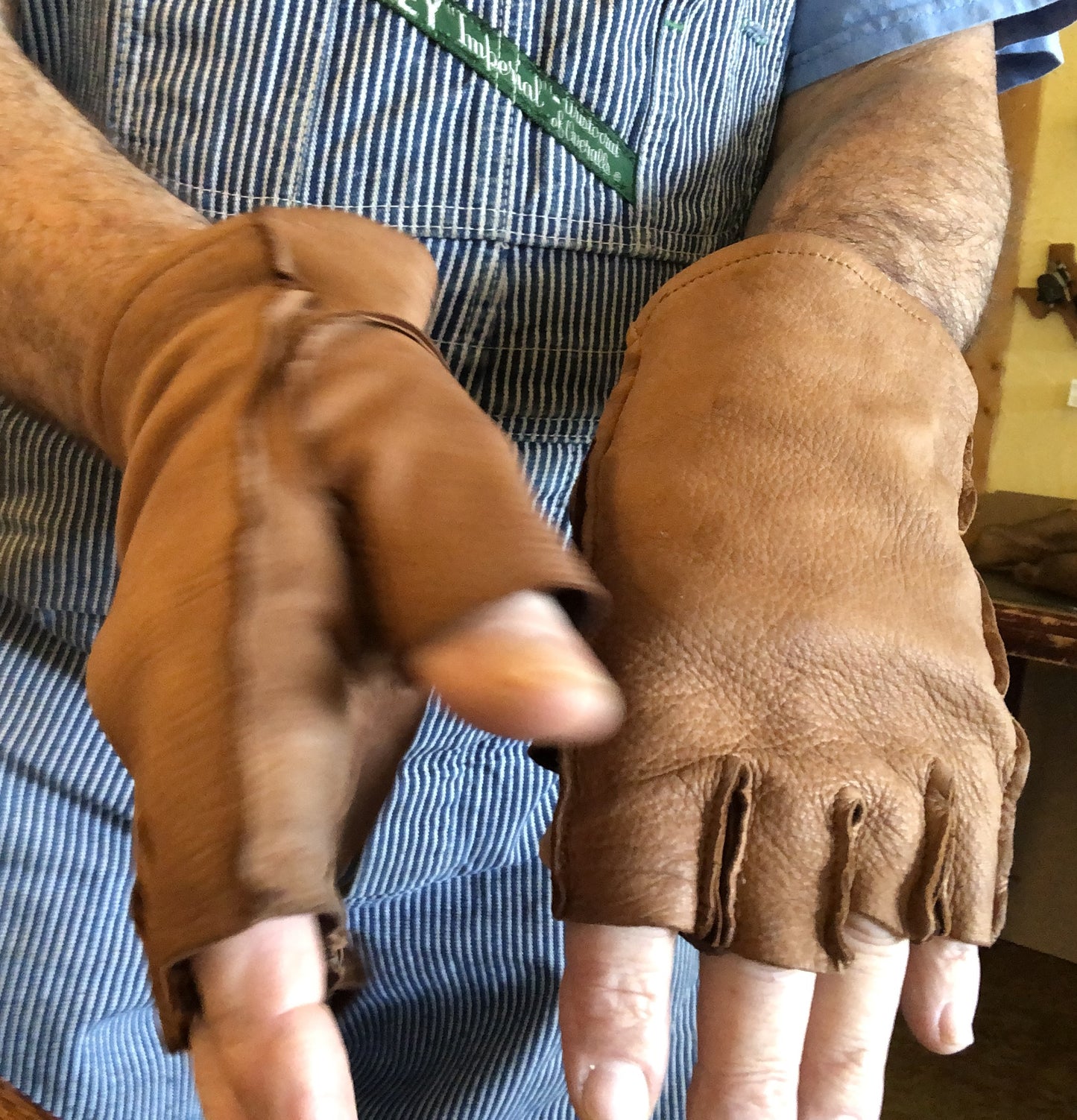 Herd Wear bison leather fingerless gloves