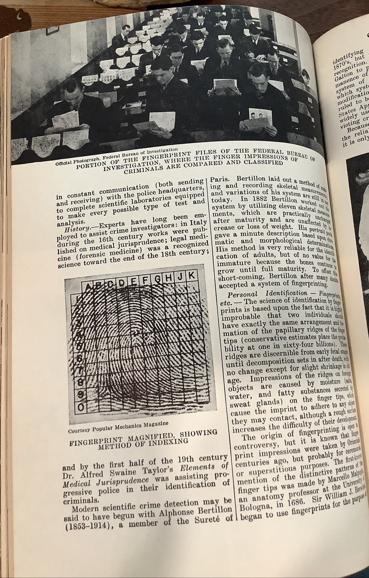 BOOKS - Universal Reference Encyclopedia - Vol. 4