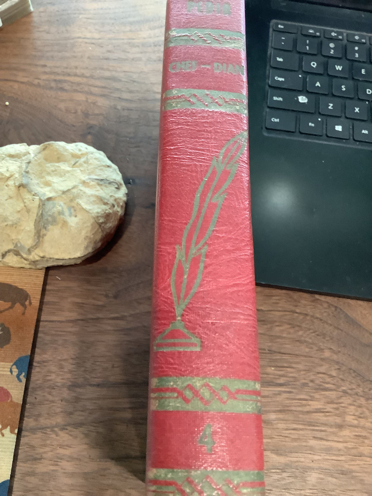 BOOKS - Universal Reference Encyclopedia - Vol. 4