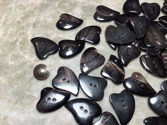 Buffalo Horn - heart-shaped buttons