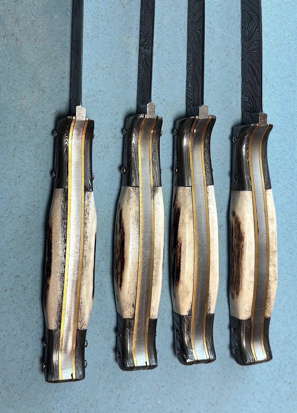 Damascus steel steak and kitchen knives