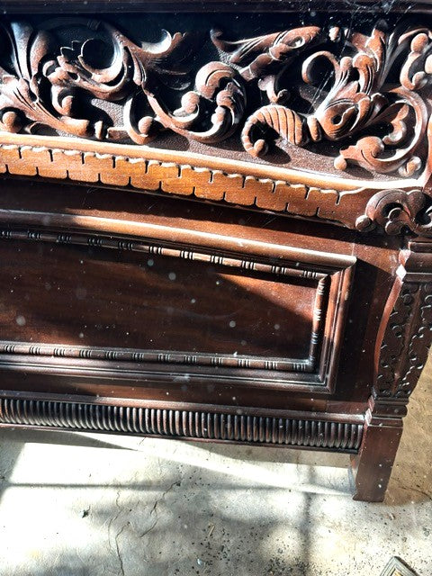 Antique - Early American Walnut Carved Bed