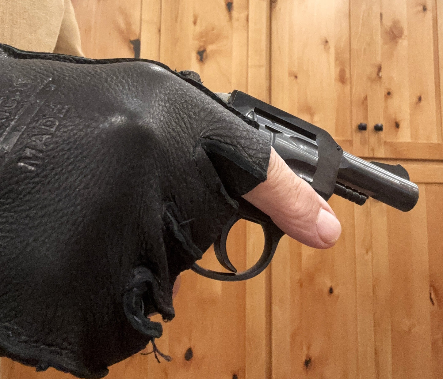 MIDWEST GLOVE - fingerless buckskin "anti-vibration glove