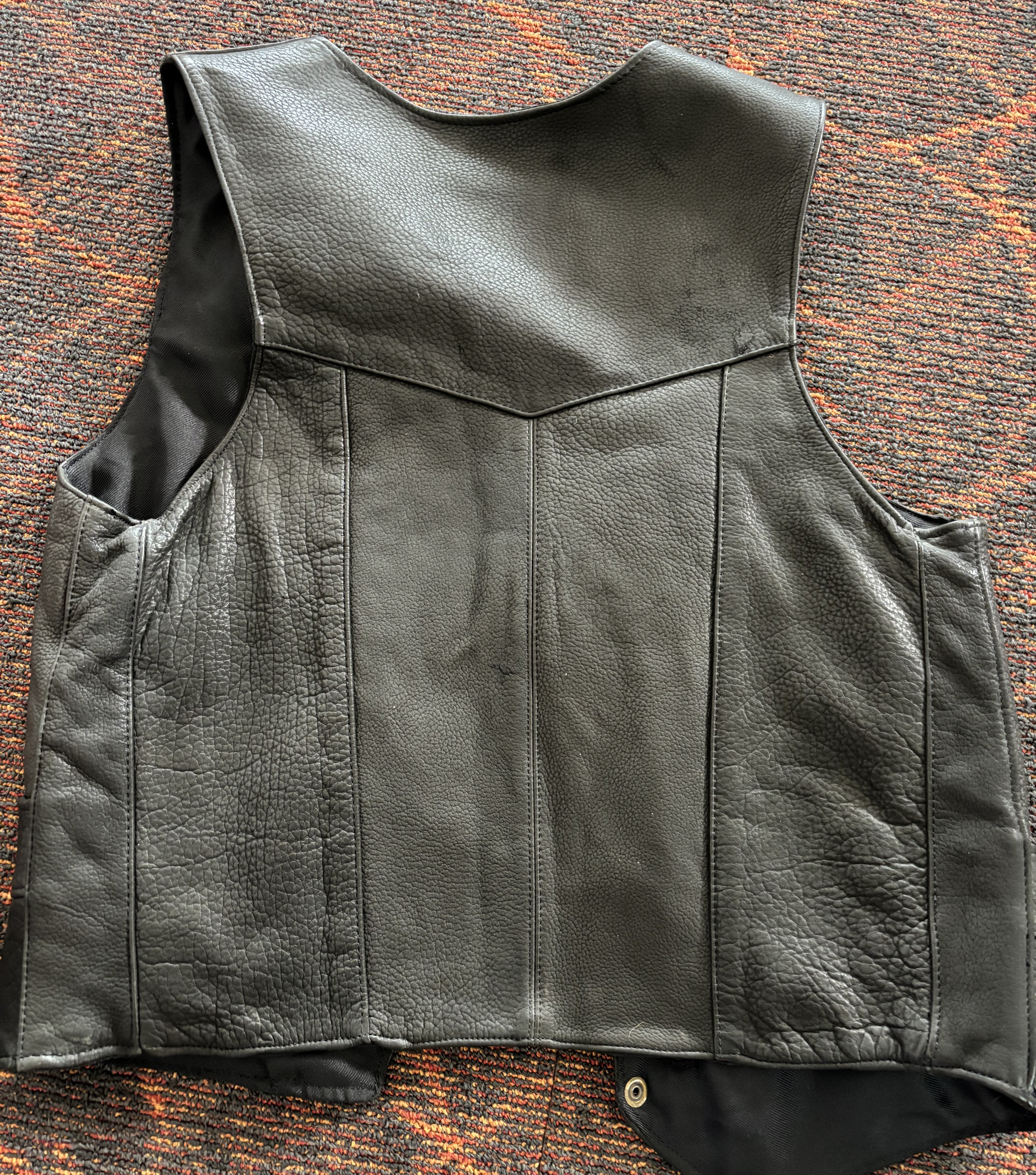 Ladies  - Bison Leather vest w/conceal carry pocket - medium - black