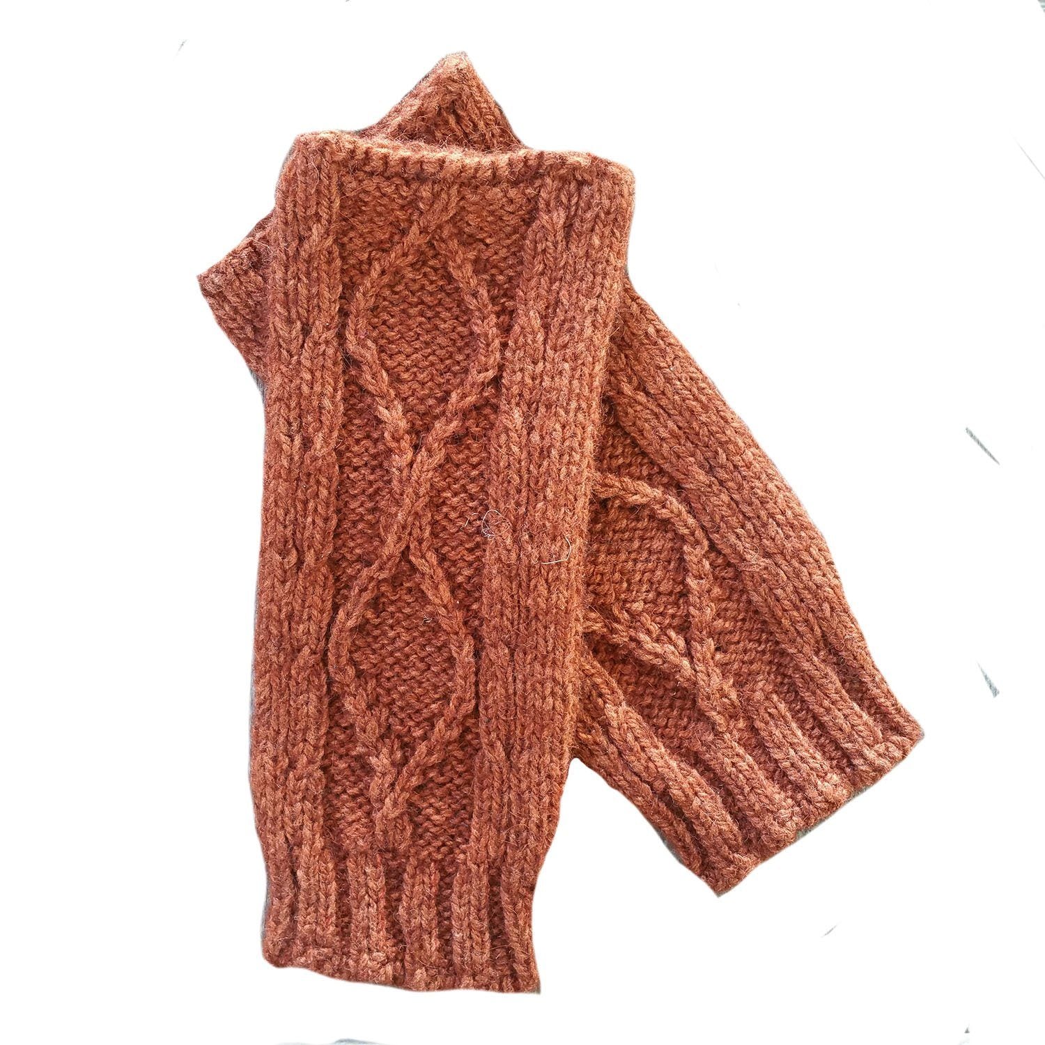 Diamond cabled knitted fingerless gloves