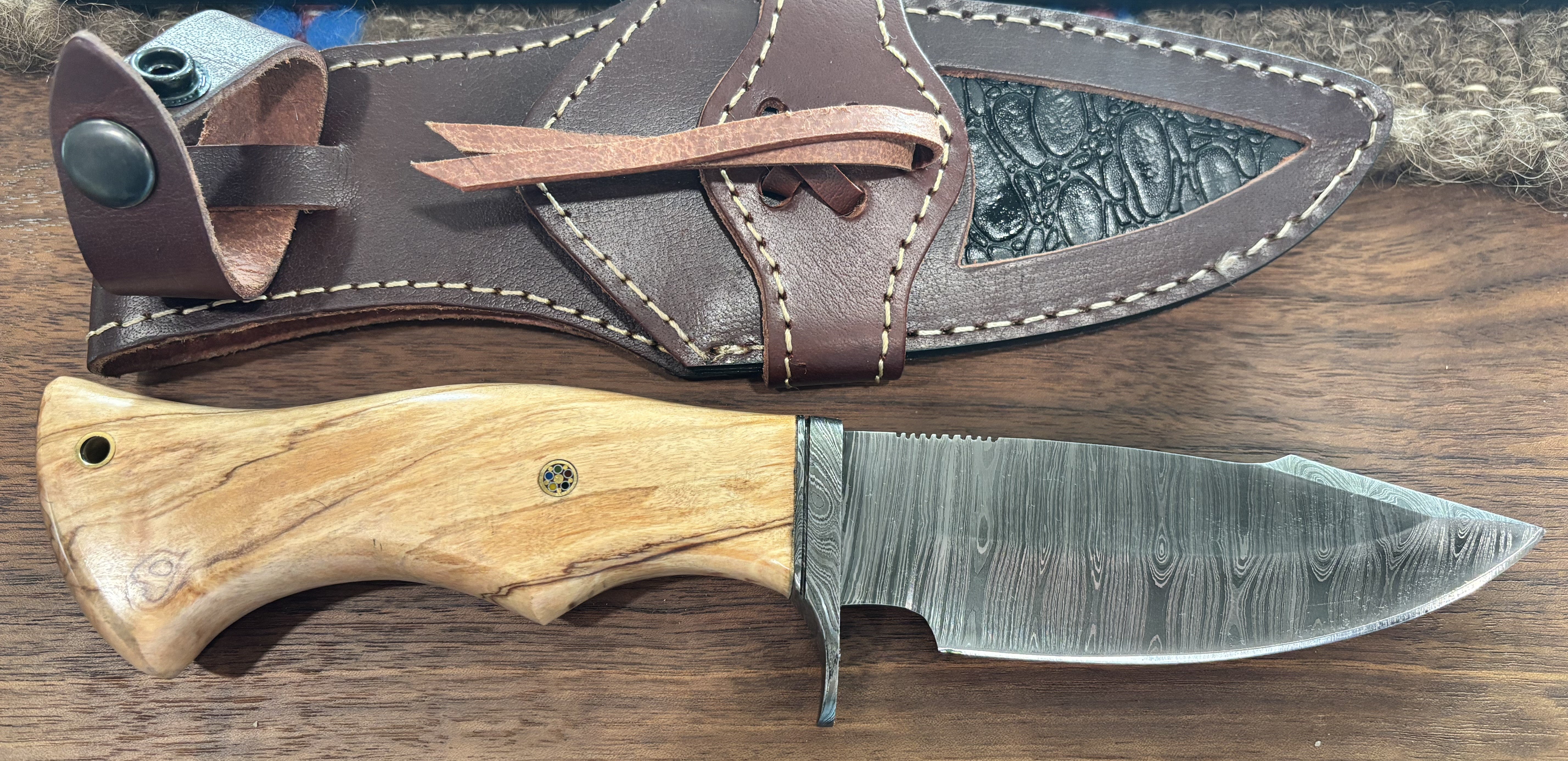 SALE SALE - Damascus Steel Hunting/Camping fixed blade sheath knife