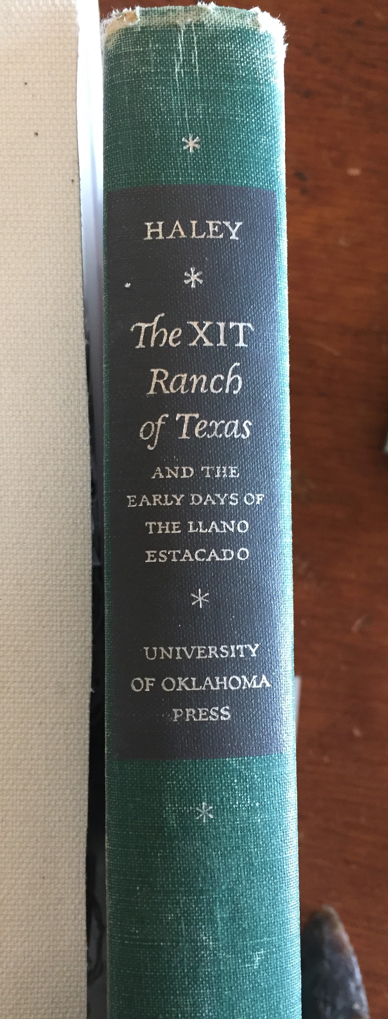 BOOKS - The XIT Ranch of Texas