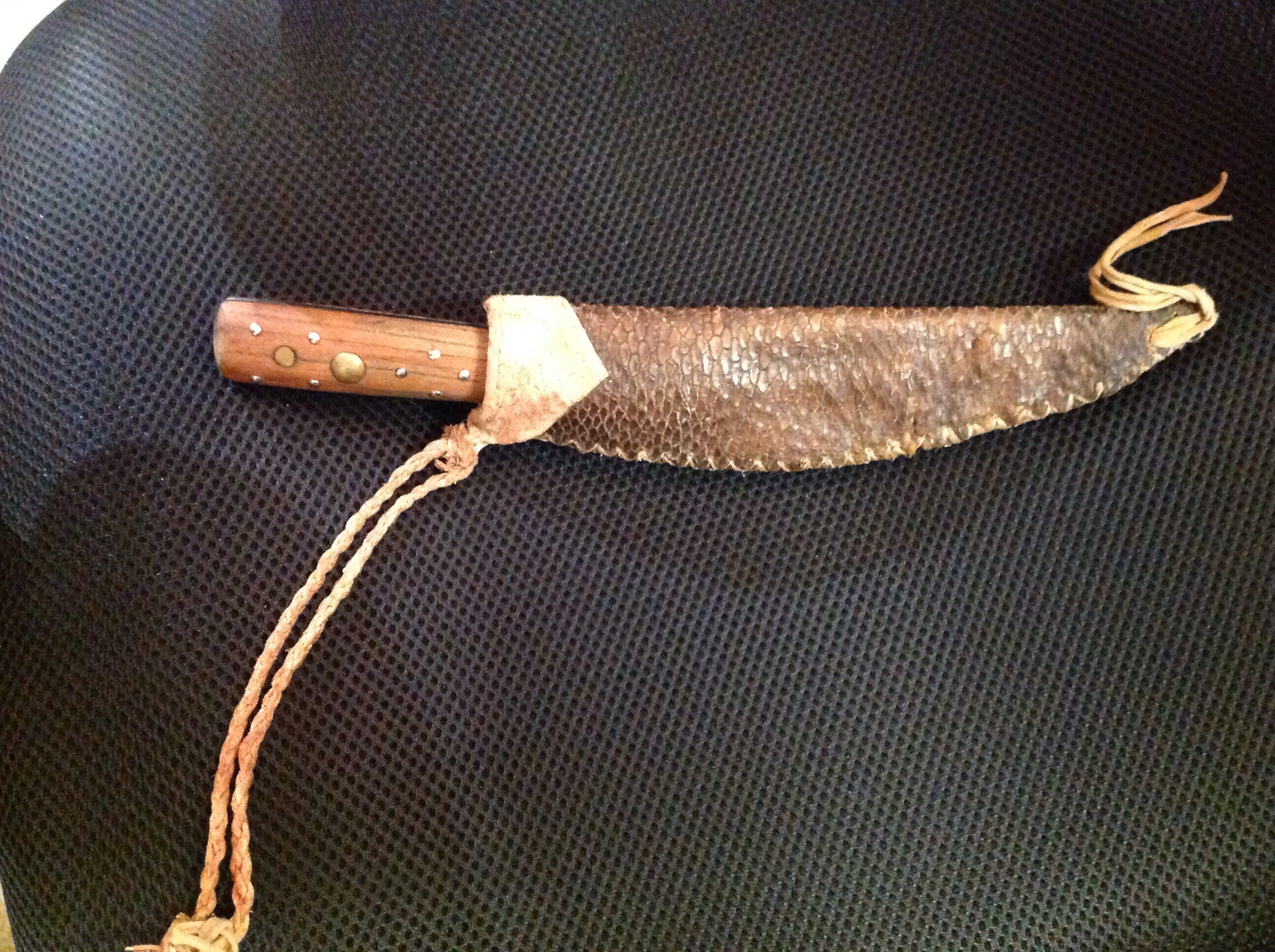 Beaver Tail Knife Sheath with Knife