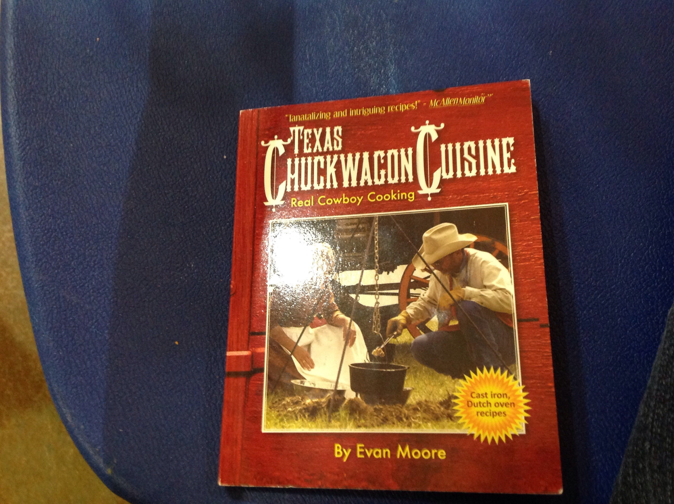 BOOKS - Texas Chuckwagon Cuisine: Real Cowboy Cooking